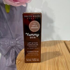Danessa Myricks Yummy Skin Concealer shade 4